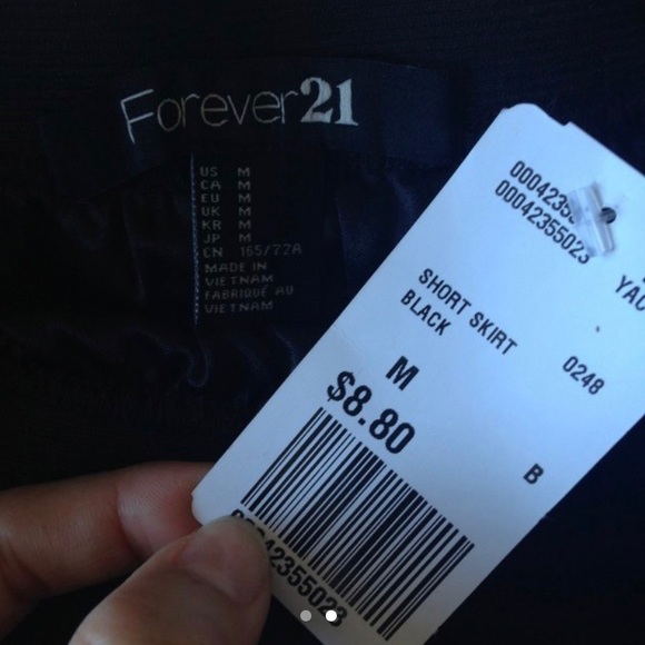 NWT Forever 21 chiffon black mini skirt - Medium - Picture 2 of 2